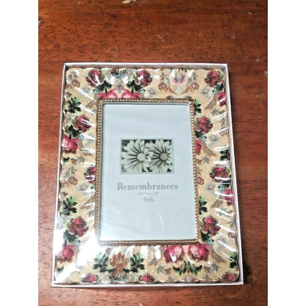 NEW Nantucket Photo Frame CERAMIC floral 4"x 6" photo scalloped edges GOLD TRIM
